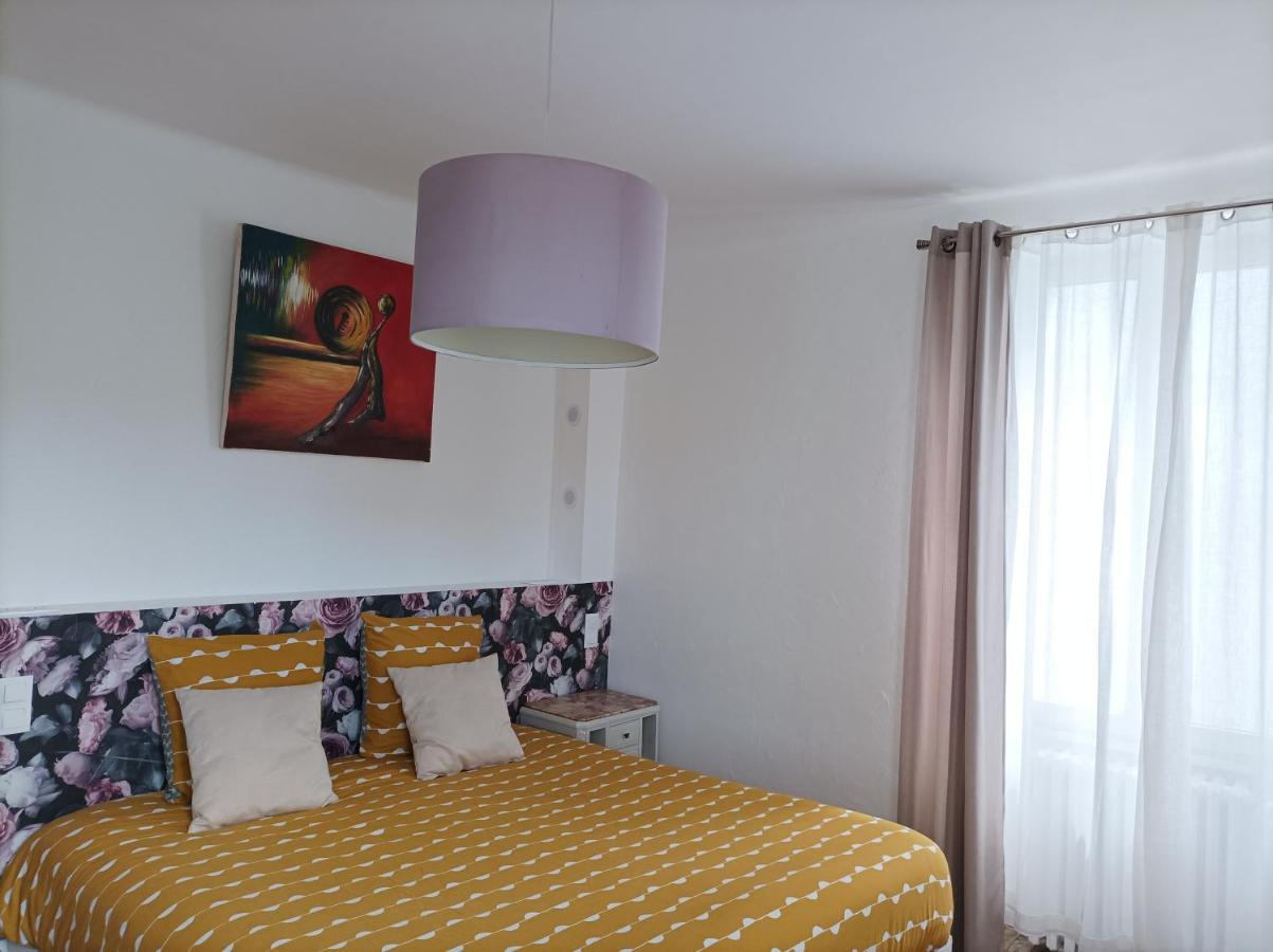 Le Relais Des Roses- Chambres D'Hotes Vatan Eksteriør bilde