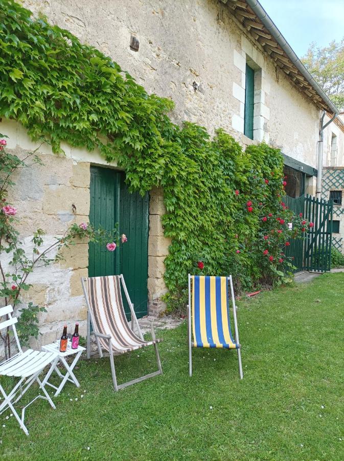 Le Relais Des Roses- Chambres D'Hotes Vatan Eksteriør bilde